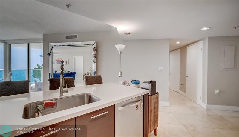 Image 11 of 38 For 150 Sunny Isles Blvd  601