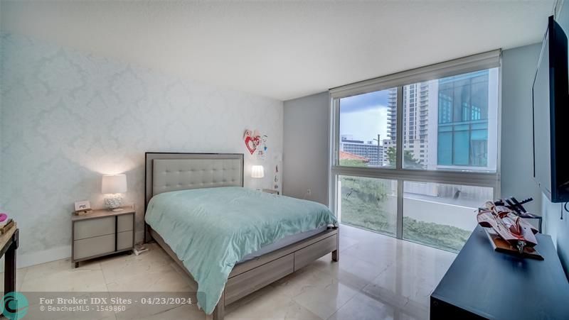 Image 12 of 38 For 150 Sunny Isles Blvd  601