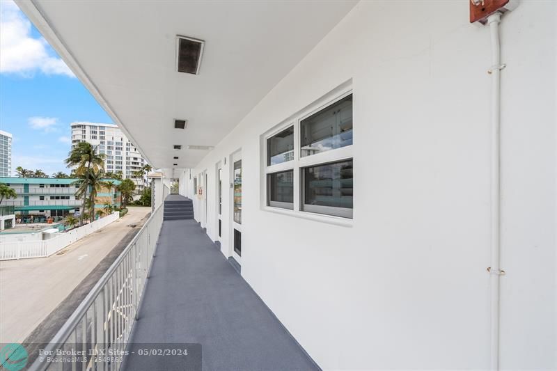 Image 15 of 65 For 1461 Ocean Blvd  324