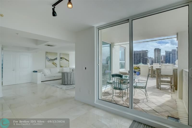 Image 11 of 90 For 600 Las Olas Blvd  1905-s