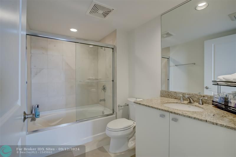 Image 42 of 90 For 600 Las Olas Blvd  1905-s