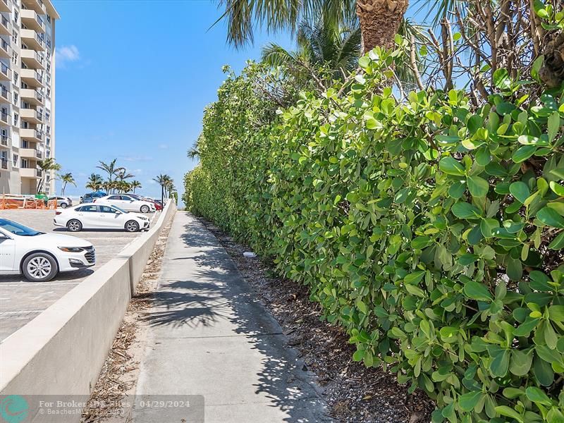 Image 68 of 79 For 5555 Ocean Blvd  85