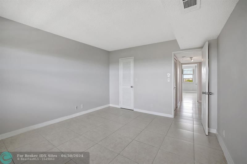 Image 60 of 63 For 4015 Palm Aire Dr  902