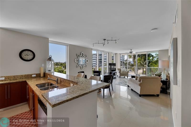 Image 10 of 41 For 2821 Ocean Blvd  307s