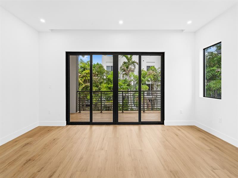 Image 28 of 53 For 812 12th Street  812