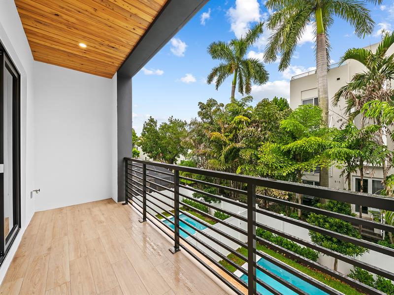Image 31 of 53 For 812 12th Street  812