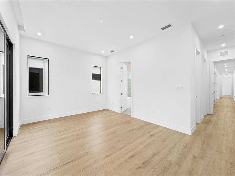 Image 33 of 53 For 812 12th Street  812