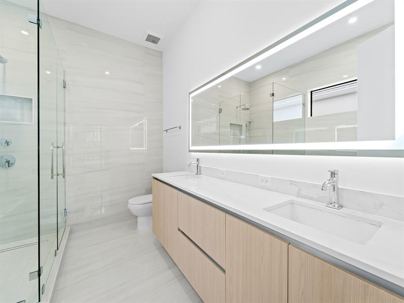 Image 35 of 53 For 812 12th Street  812