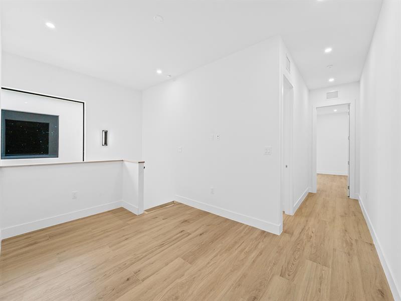 Image 37 of 53 For 812 12th Street  812