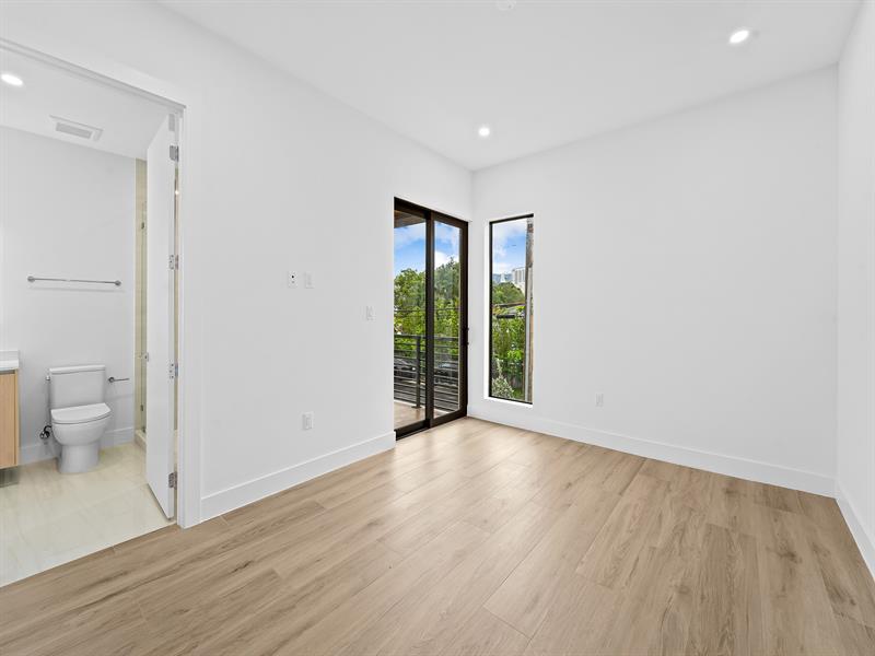 Image 39 of 53 For 812 12th Street  812