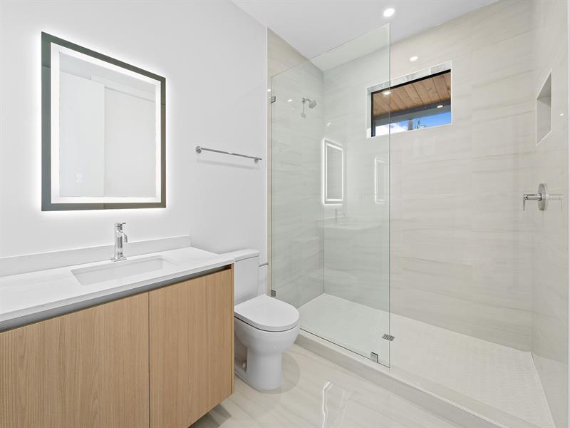 Image 43 of 53 For 812 12th Street  812