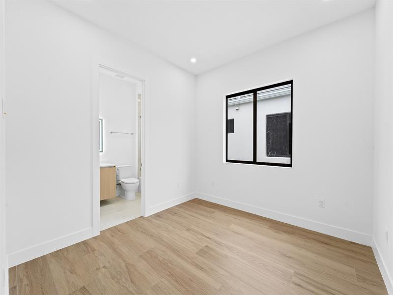 Image 45 of 53 For 812 12th Street  812