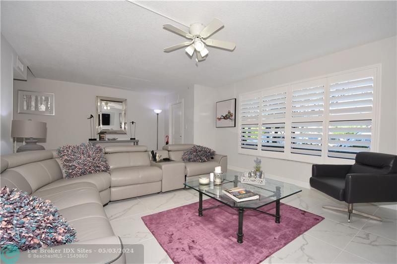 Image 6 of 35 For 6017 Bayview Dr  6017