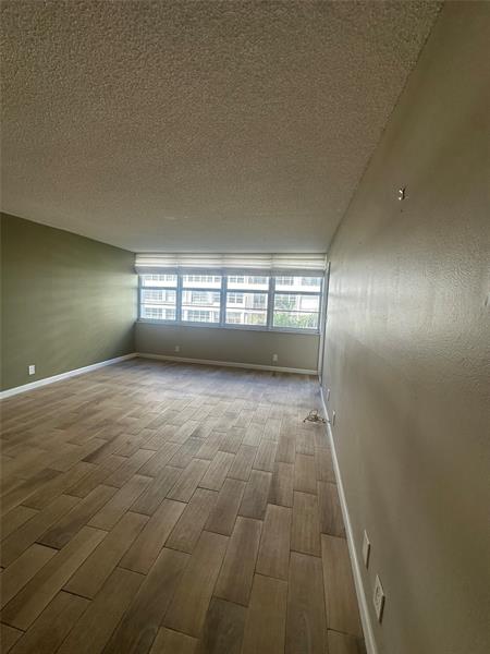 Image 10 of 31 For 1160 Federal Hwy  415