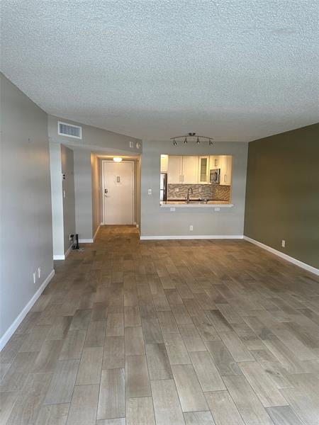 Image 12 of 31 For 1160 Federal Hwy  415