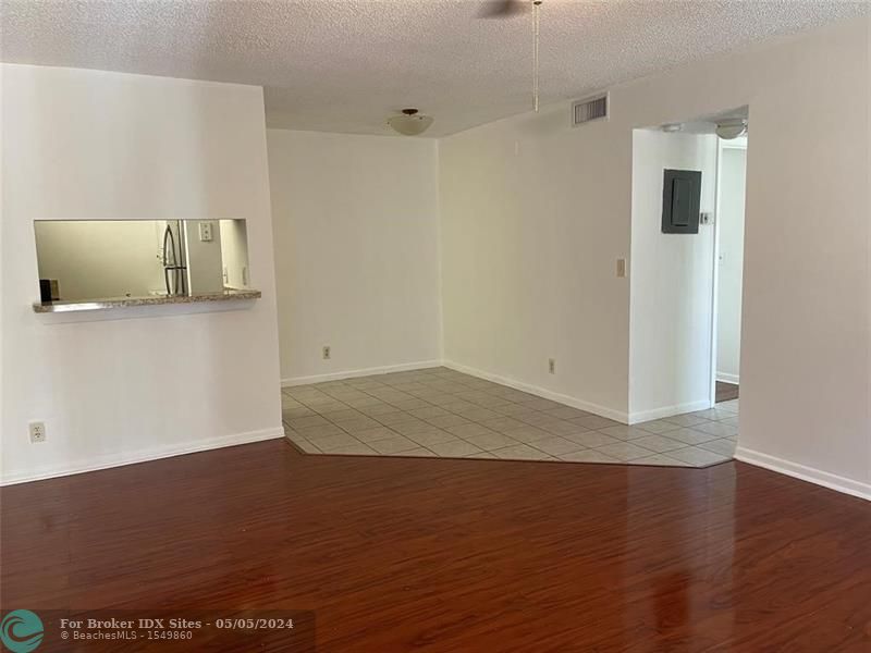 Image 11 of 12 For 1032 Twin Lakes Dr  21-g