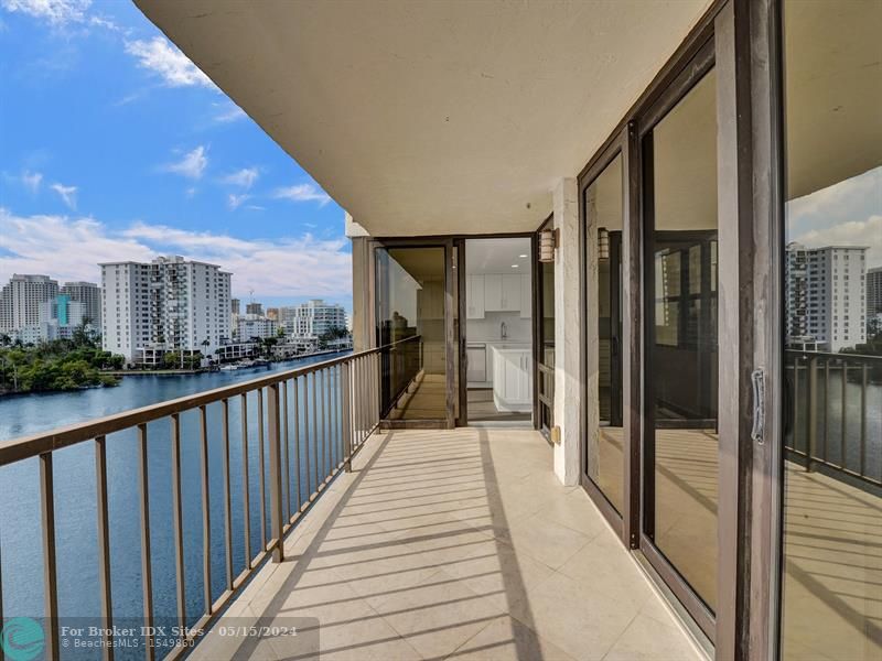 Image 44 of 71 For 936 Intracoastal Dr  7e