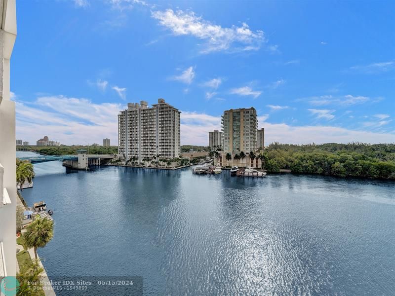 Image 47 of 71 For 936 Intracoastal Dr  7e