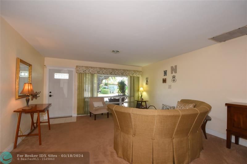 Image 6 of 30 For 1825 27th Dr