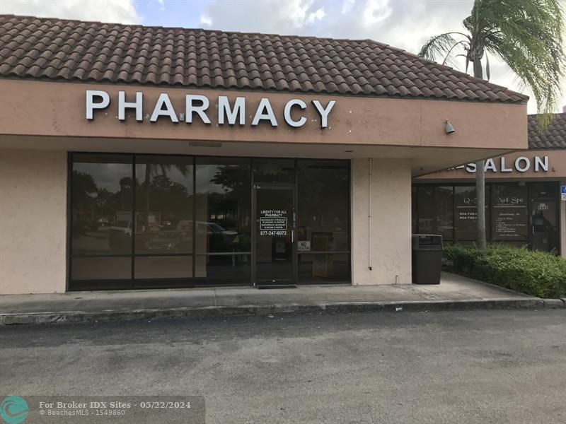 Image 2 of 11 For 8424-8458 Oakland Park Blvd