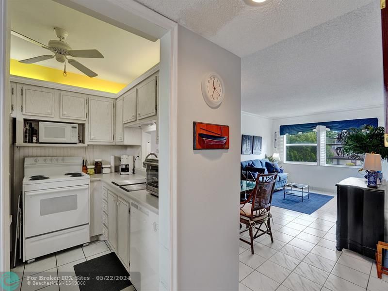 Image 17 of 22 For 5141 Oakland Park Blvd  202