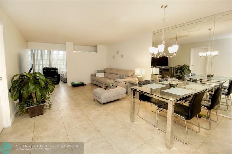 Image 3 of 19 For 8401 Lagos De Campo Blvd  306v