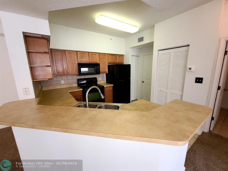 Image 16 of 20 For 9905 Baywinds Dr  2306