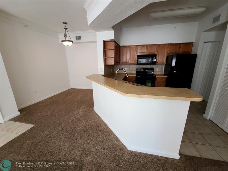 Image 18 of 20 For 9905 Baywinds Dr  2306