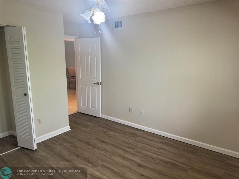 Image 18 of 47 For 10861 Clairmont Cir  309