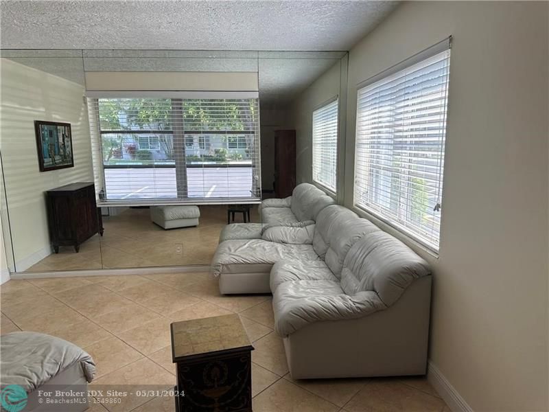 Image 4 of 19 For 659 Oakland Park Blvd  103 C