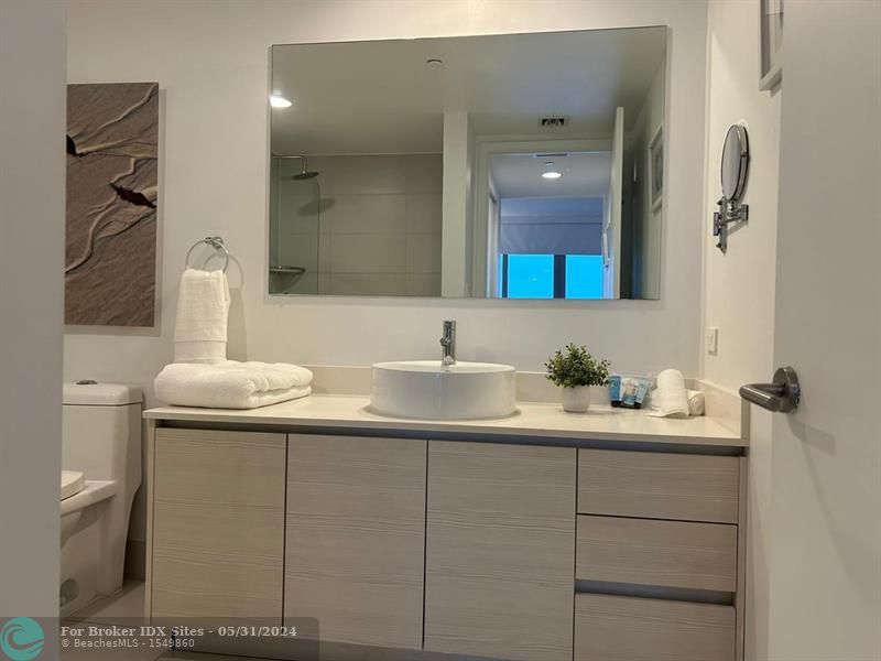 Image 25 of 26 For 2600 Hallandale Beach Blvd  T3205