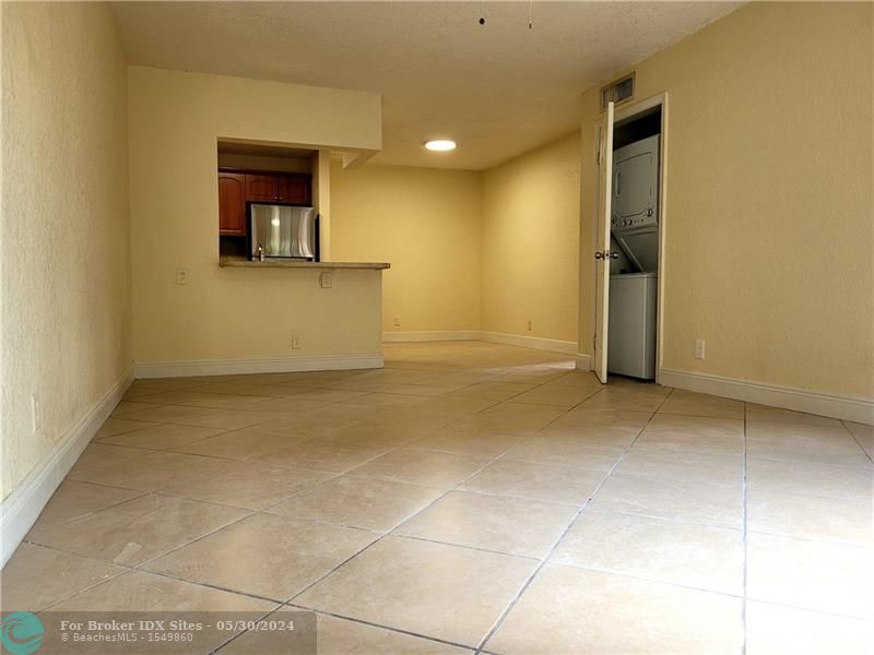 Image 6 of 12 For 10922 Royal Palm Blvd  10922