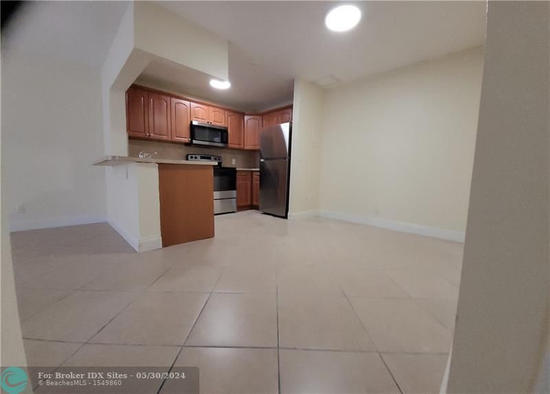 Image 7 of 12 For 10922 Royal Palm Blvd  10922