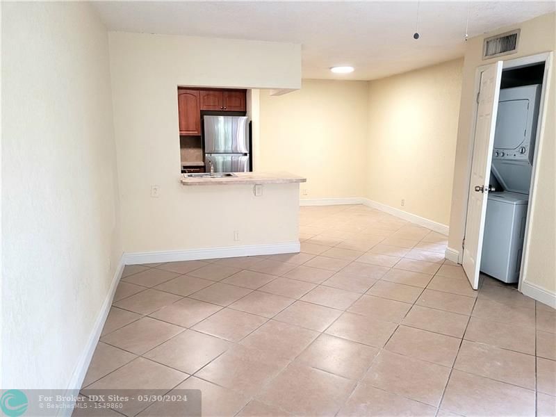 Image 8 of 12 For 10922 Royal Palm Blvd  10922