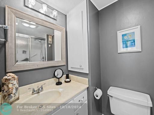 Image 14 of 15 For 3221 Ocean Boulevard  405