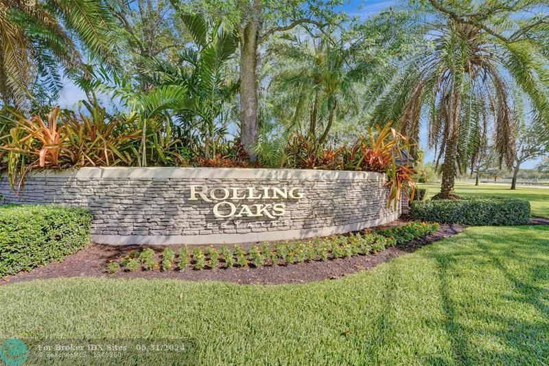 Image 15 of 90 For 17820 Rolling Oaks Estates Drive