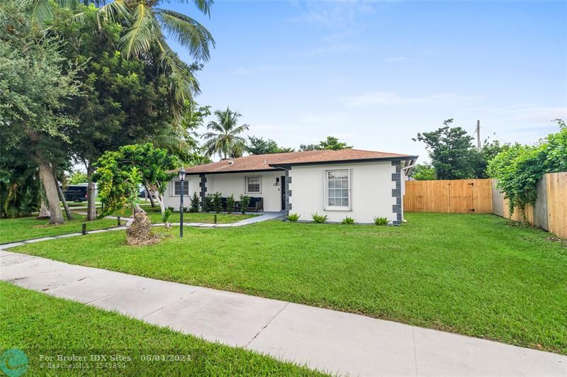 Details for 1670 8th Ave, Deerfield Beach, FL 33441