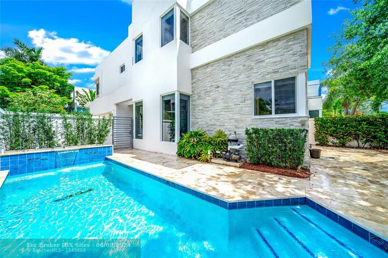 Details for 902 16th Ter  902, Fort Lauderdale, FL 33304