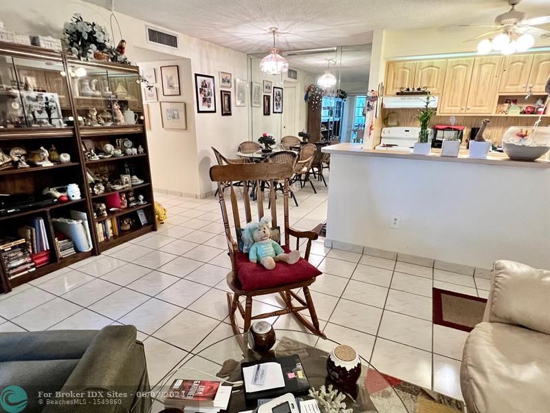 Image 11 of 36 For 9988 Belfort Cir  111