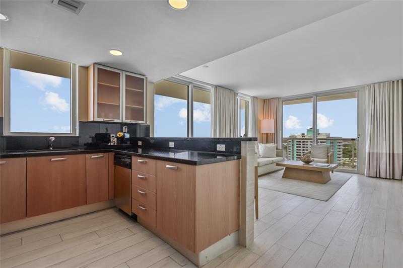 Image 4 of 52 For 505 Fort Lauderdale Bch Blvd  1702