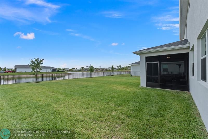 Image 18 of 37 For 10255 Orana Dr