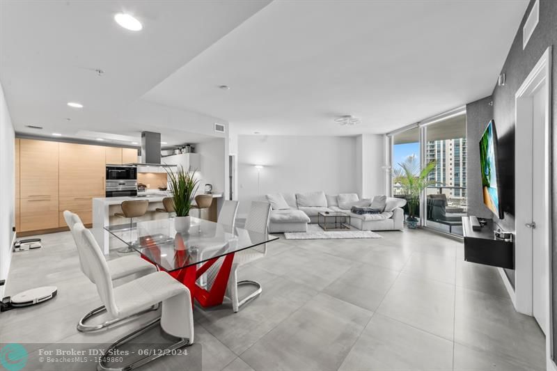 Image 15 of 24 For 17111 Biscayne Blvd  503