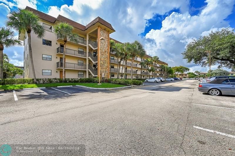 Image 2 of 29 For 4970 Sabal Palm Blvd  210