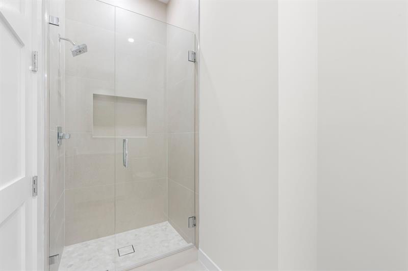 Image 41 of 72 For 516 9th Ave  