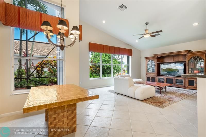 Image 14 of 38 For 7542 Tarpon Cove Cir