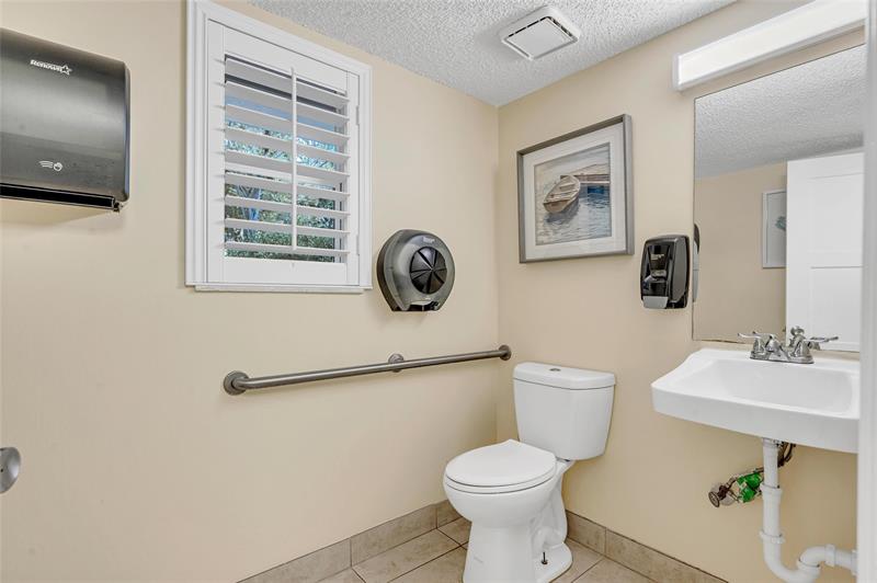 Image 41 of 70 For 1225 2nd Ave