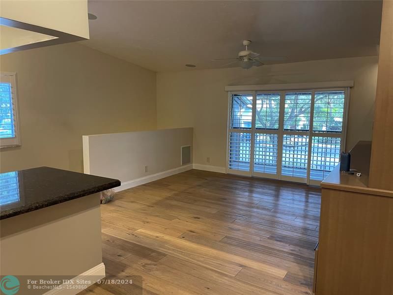 Image 11 of 31 For 2729 Oakland Forest Dr  202