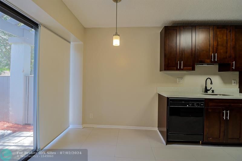 Image 10 of 39 For 4455 Carambola Cir S  2609