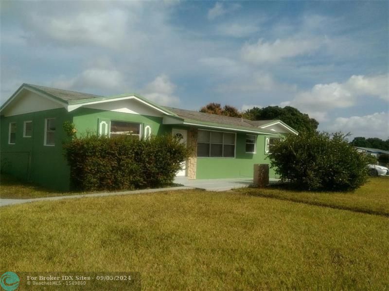 Details for 2951 208th Ter, Miami Gardens, FL 33056