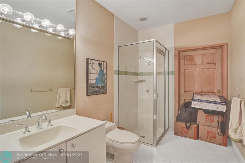 Image 36 of 55 For 17591 Scarsdale Way